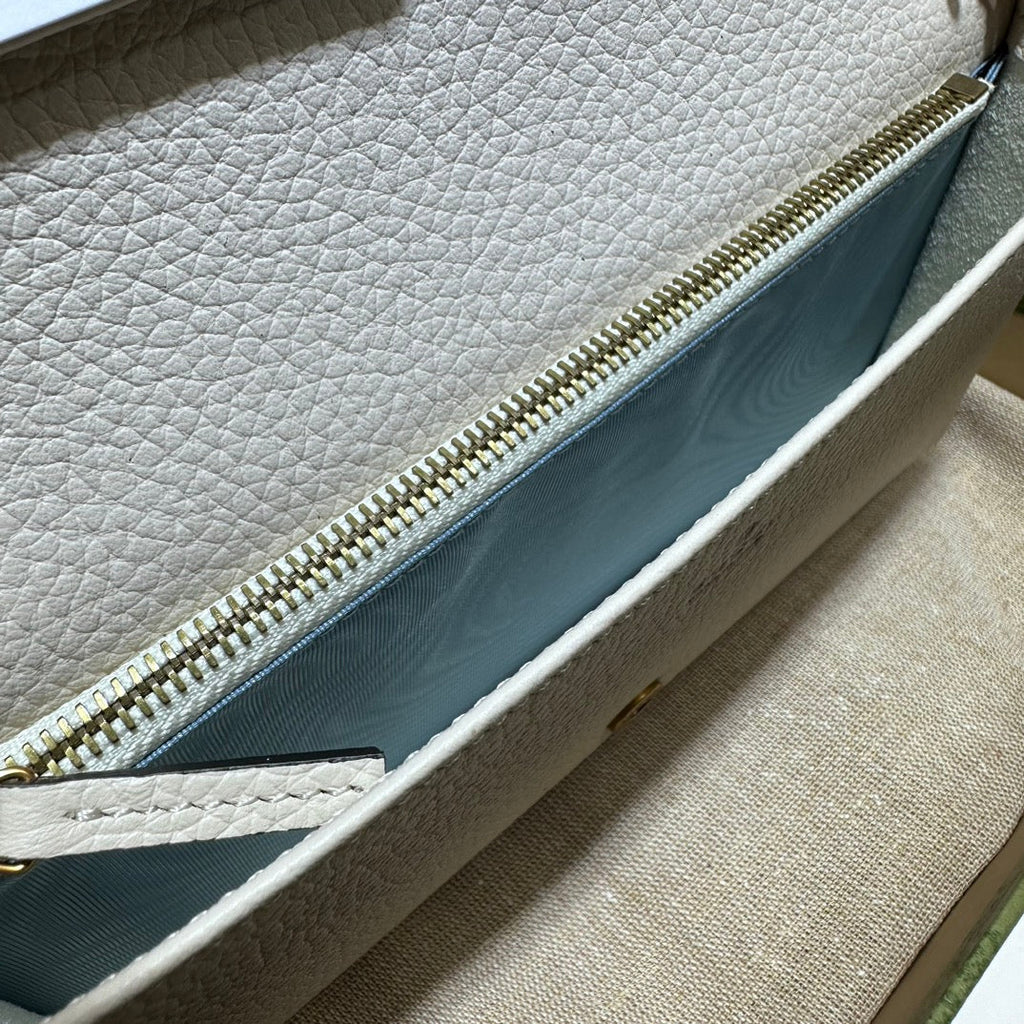 ＧＣＣＩMARMONT BLACK LEATHER WALLET ON CHAIN WHITE