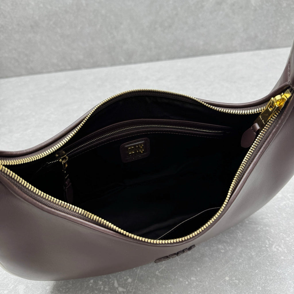 ＭＩ ＭＵ MATELASSÉ LEATHER TOTE BAG