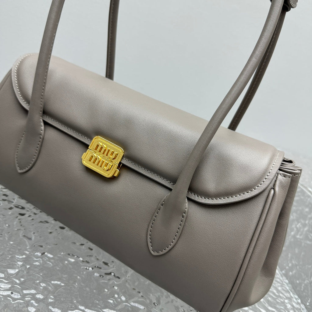 ＭＩ ＭＵ  LEATHER SHOULDER BAG CLAY GREY