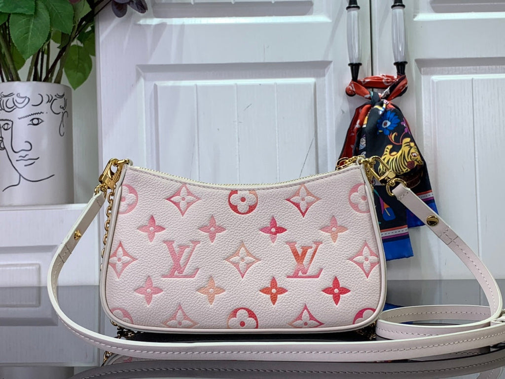 ＬＳ ＶＴＴＯＮ EASY POUCH ON STRAP