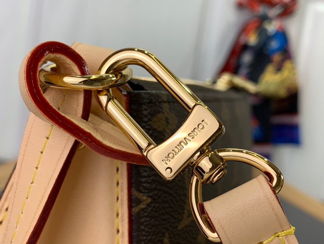 ＬＳ ＶＴＴＯＮ POCHETTE TIRETTE
