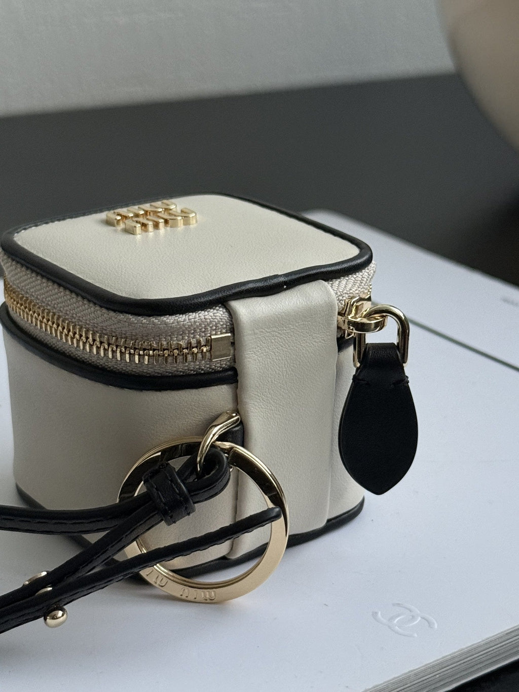 ＭＩ ＭＵ TRICK KEYRING WHITE