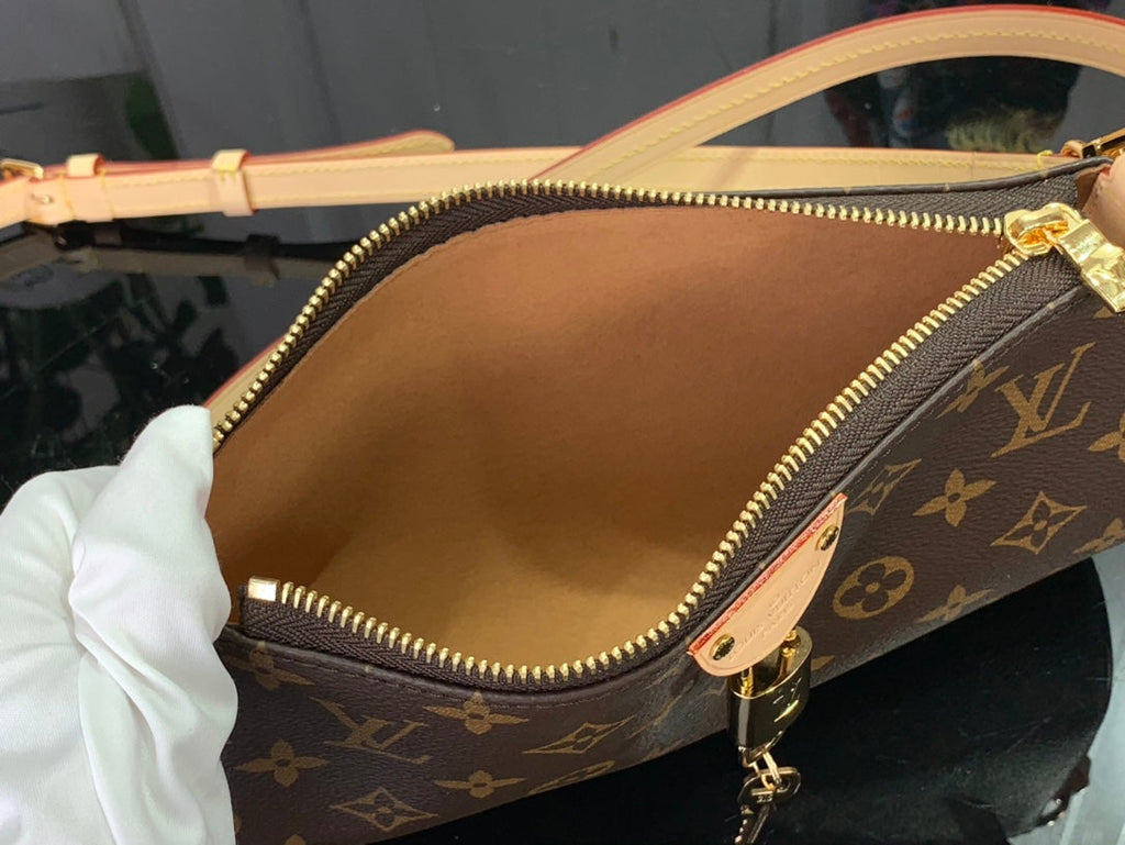 ＬＳ ＶＴＴＯＮ POCHETTE TIRETTE