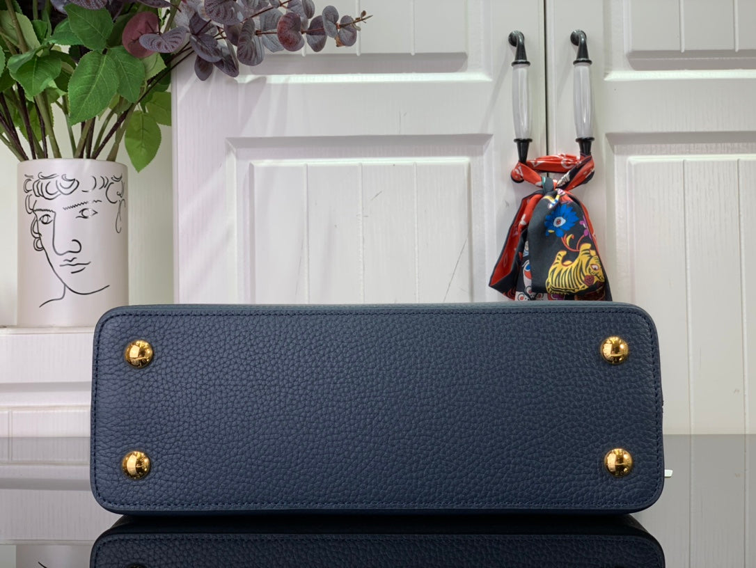 ＬＳ ＶＴＴＯＮ CAPUCINES MM BAG
