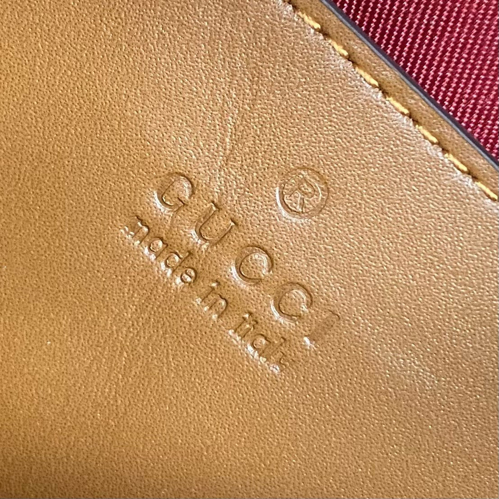 ＧＣＣＩGG EMBLEM SMALL SHOULDER BAG