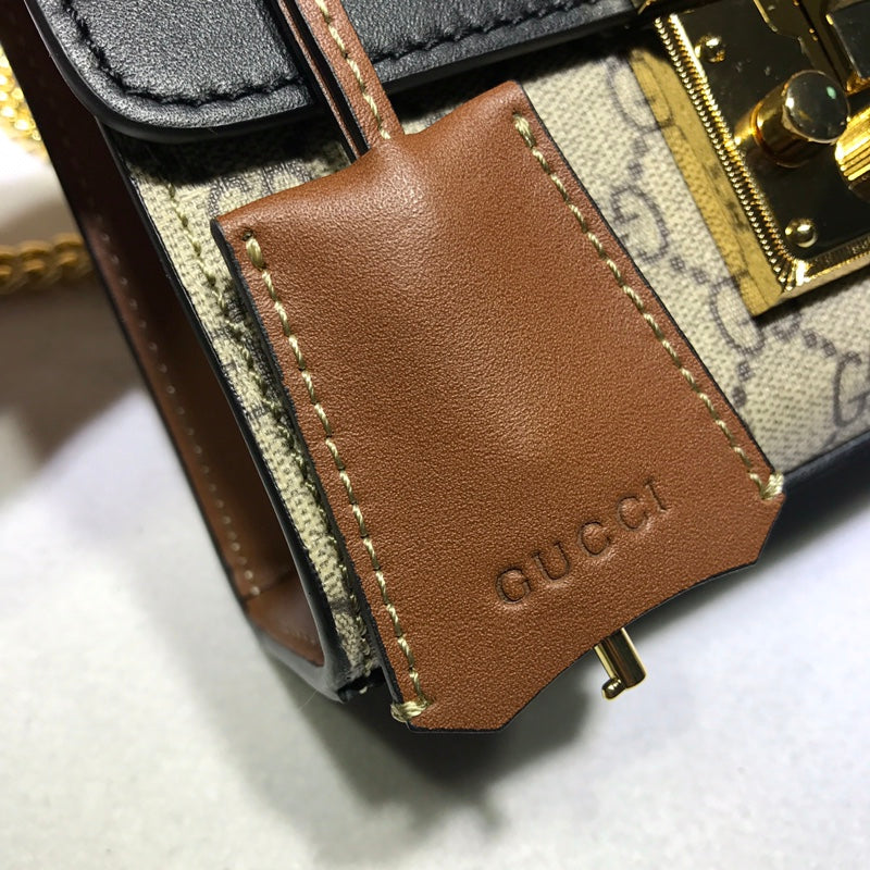 ＧＣＣＩPADLOCK SMALL SHOULDER BAG BLACK