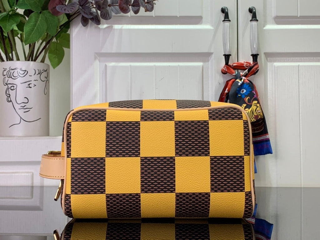 ＬＳ ＶＴＴＯＮ LOCKER DOPP KIT