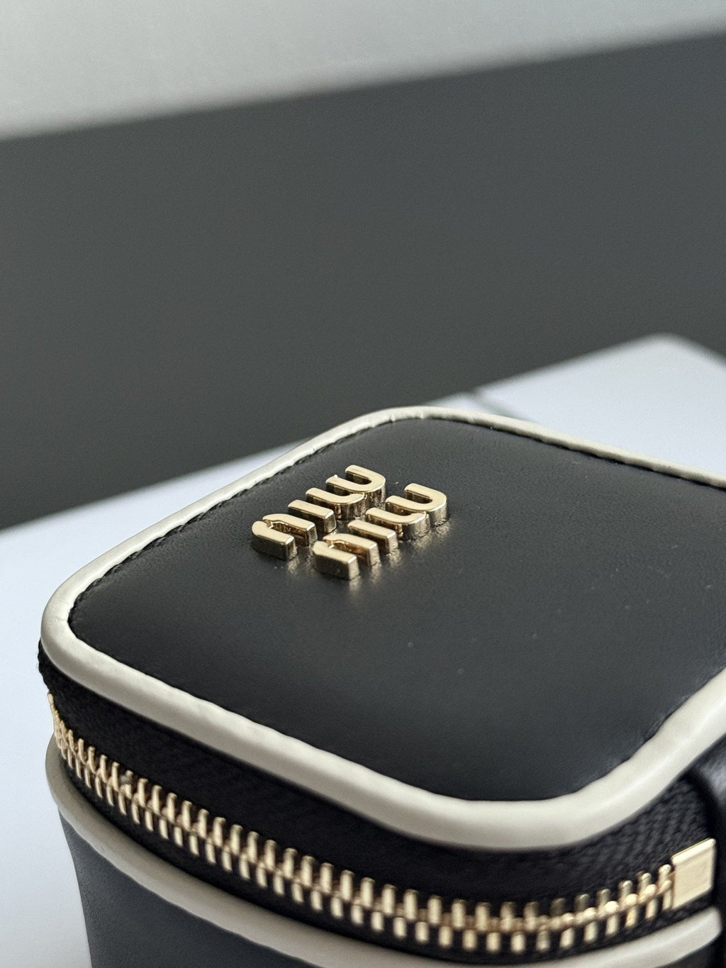 ＭＩ ＭＵ TRICK KEYRING BLACK
