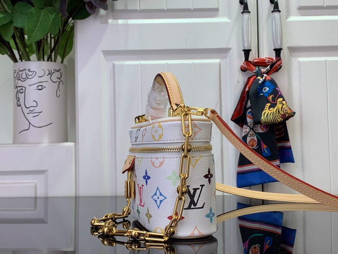 ＬＳ ＶＴＴＯＮ X TM VANITY CHAIN POUCH