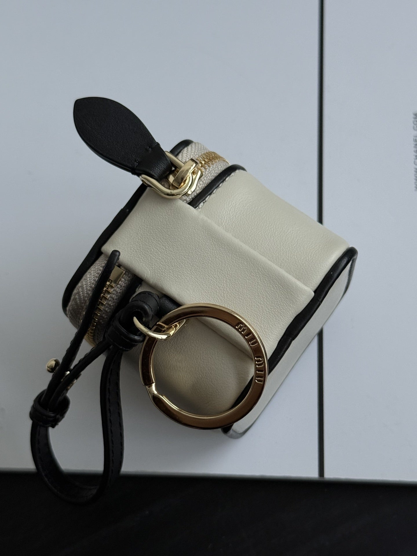 ＭＩ ＭＵ TRICK KEYRING WHITE