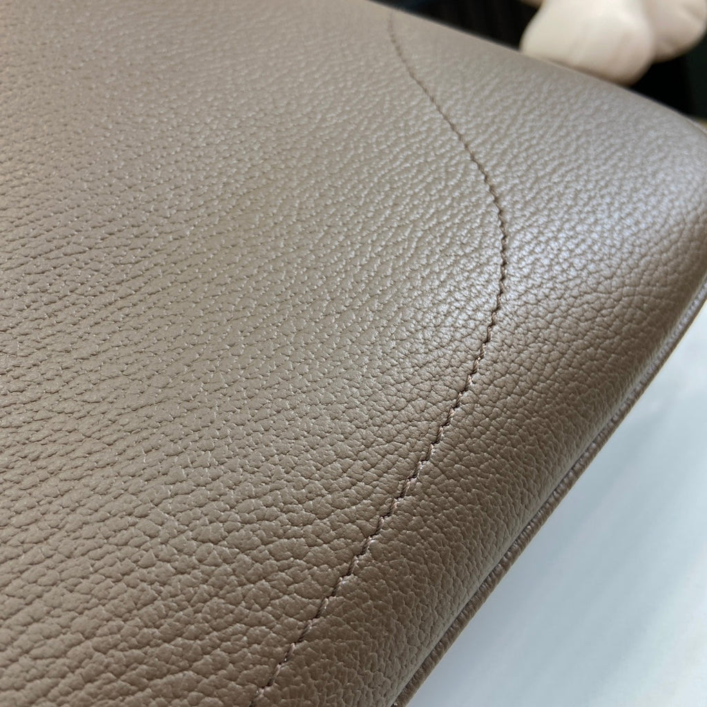 ＧＣＣＩAPHRODITE MEDIUM SHOULDER BAG COCOA