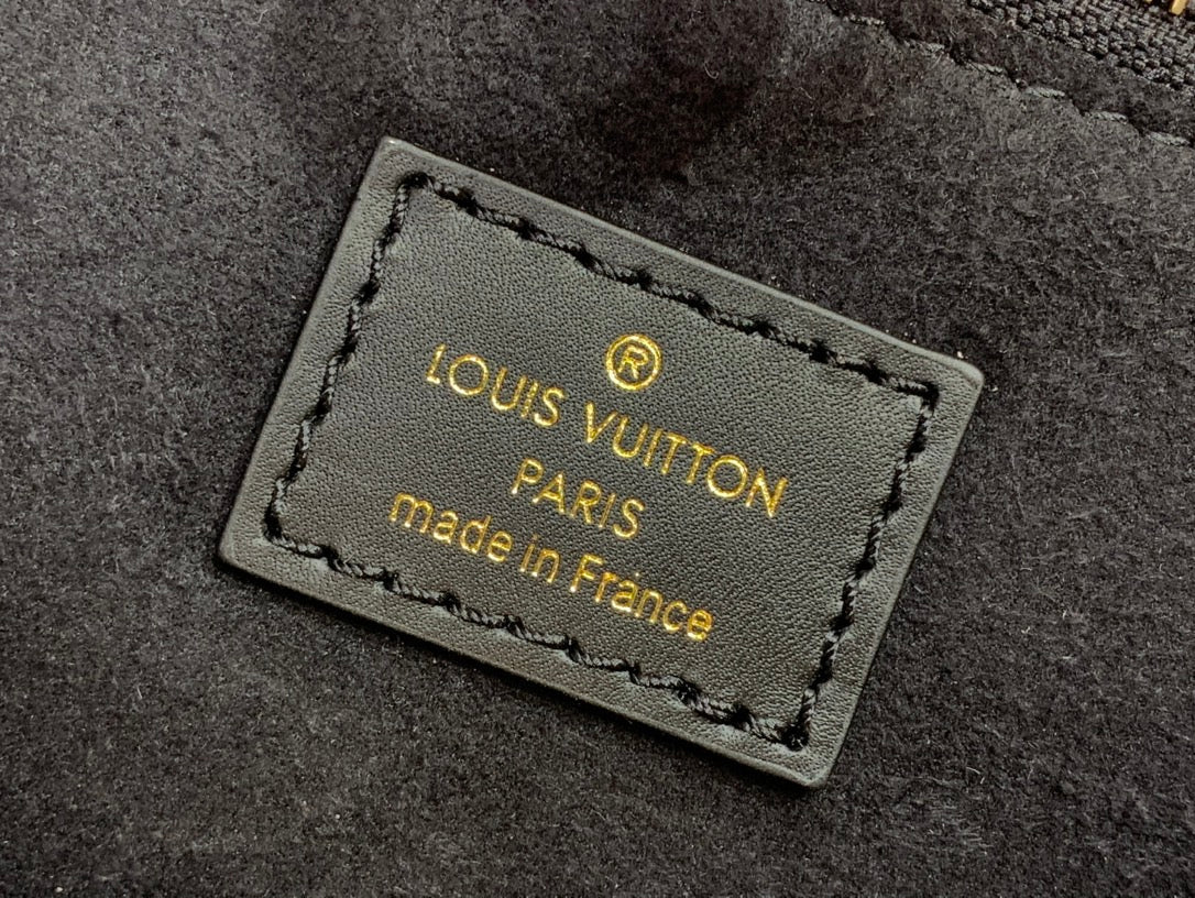 ＬＳ ＶＴＴＯＮ ON MY SIDE PM BLACK