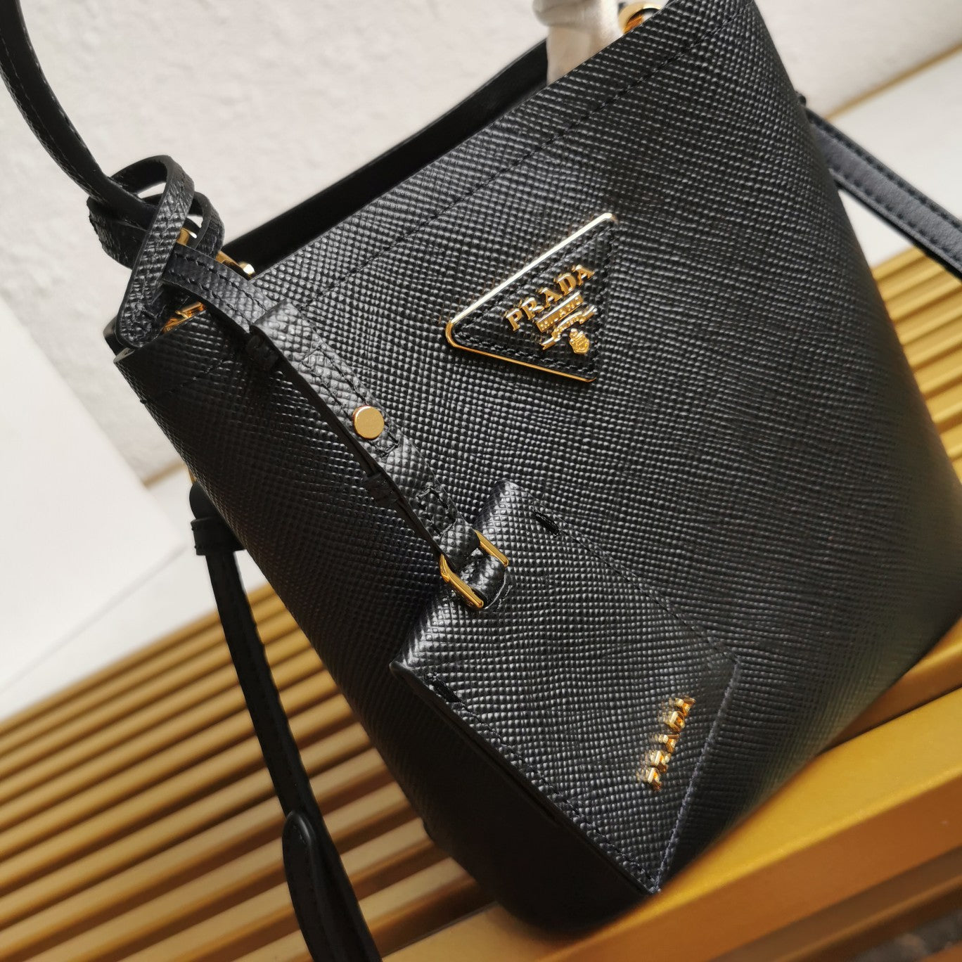 ＰＲＤＡ SMALL SAFFIANO LEATHER PRDA PANIER BAG BLACK