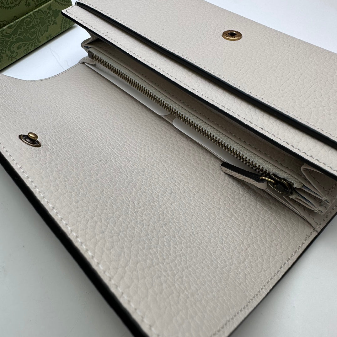 ＧＣＣＩGG INTERLOCKING LONG WALLET WHITE
