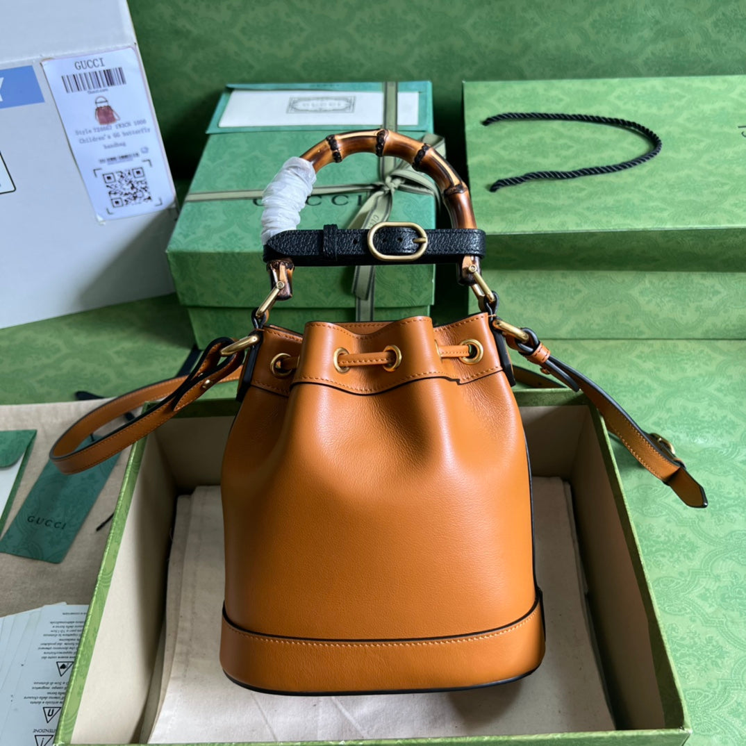 ＧＣＣＩDIANA MINI BUCKET BAG COGNAC
