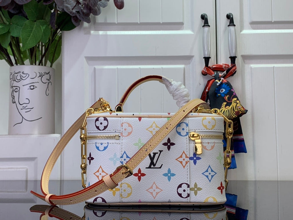 ＬＳ ＶＴＴＯＮ X TM VANITY CHAIN POUCH
