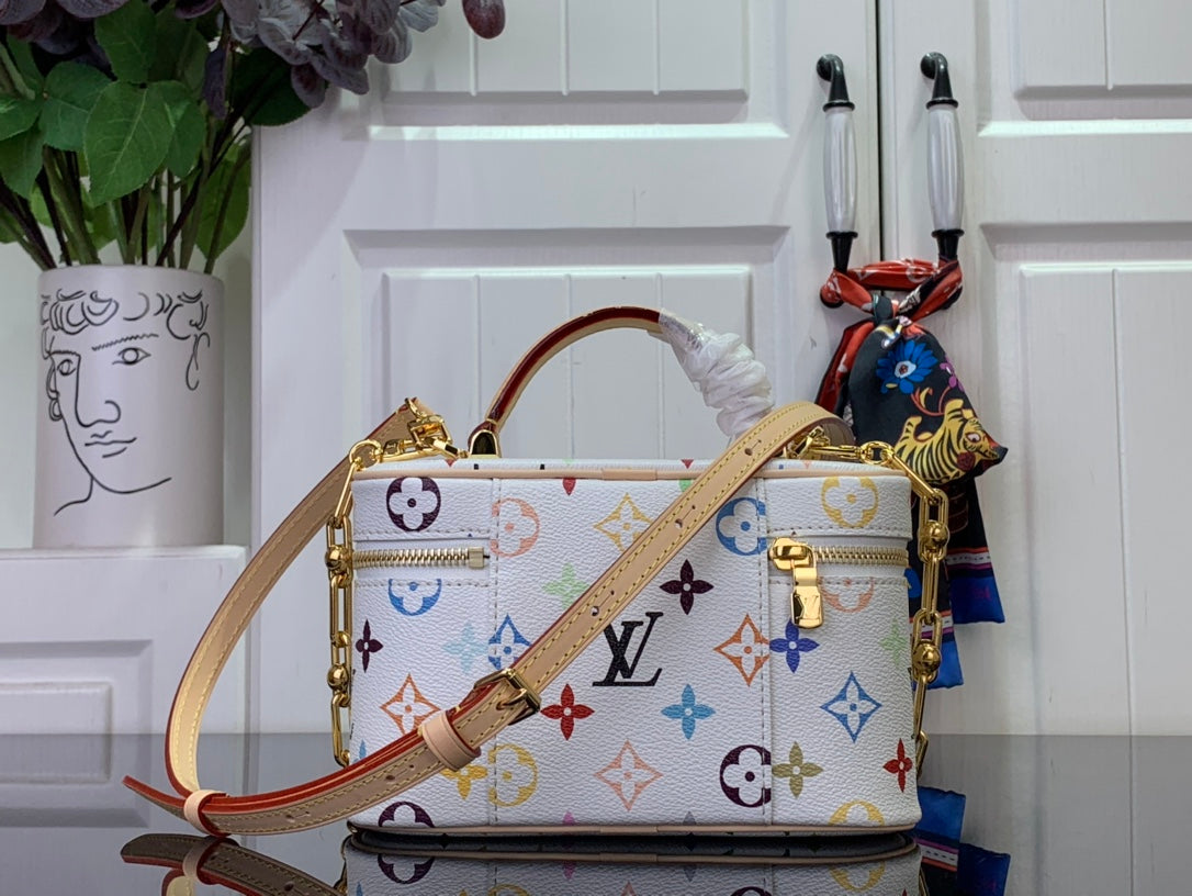 ＬＳ ＶＴＴＯＮ X TM VANITY CHAIN POUCH