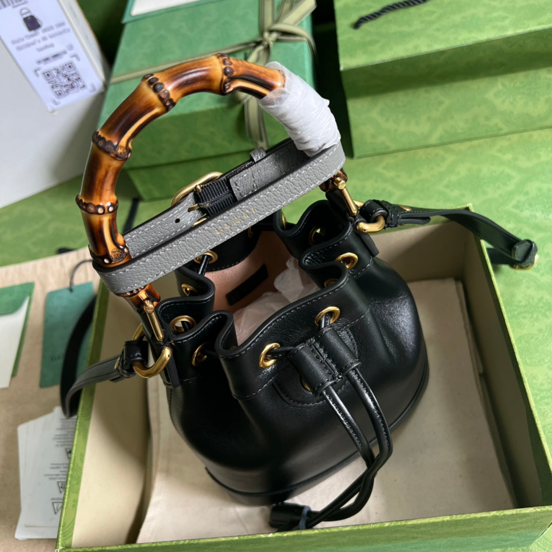 ＧＣＣＩDIANA MINI BUCKET BAG BLACK