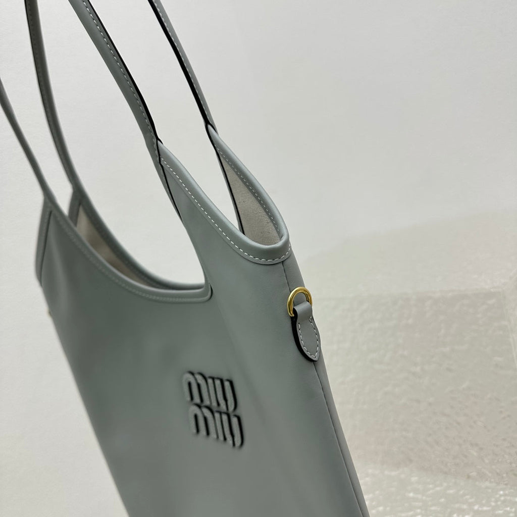 ＭＩ ＭＵ IVY LEATHER BAG CORNFLOWER