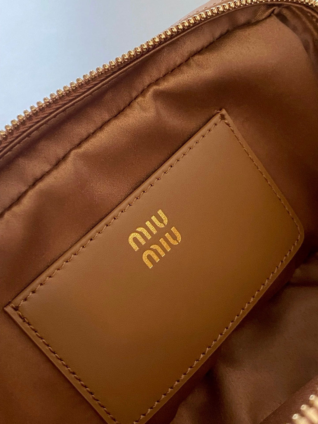 ＭＩ ＭＵ ARCADIE LEATHER MINI-BAG COGNAC