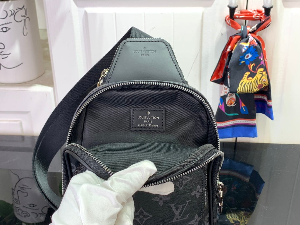 ＬＳ ＶＴＴＯＮ AVENUE SLINGBAG PM