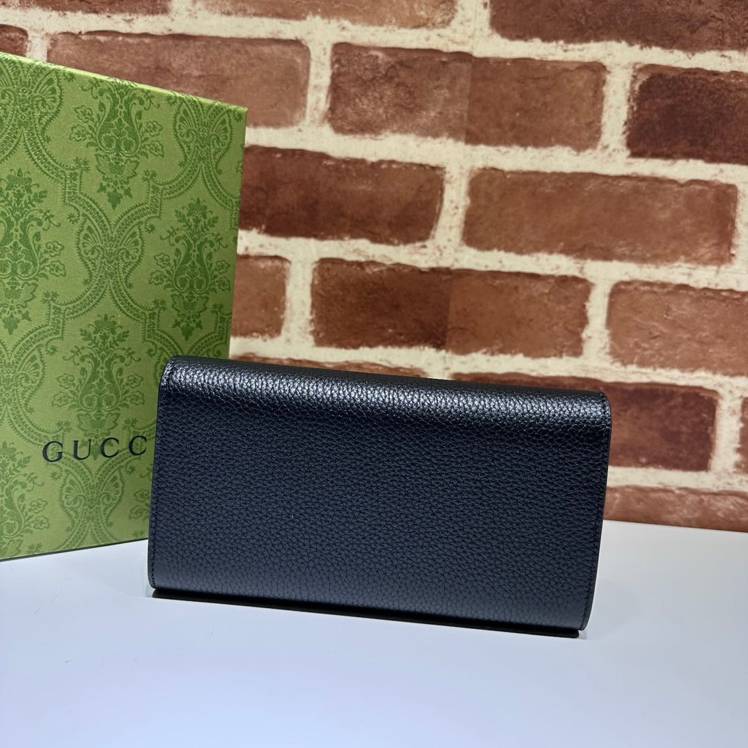 ＧＣＣＩGG INTERLOCKING LONG WALLET BLACK