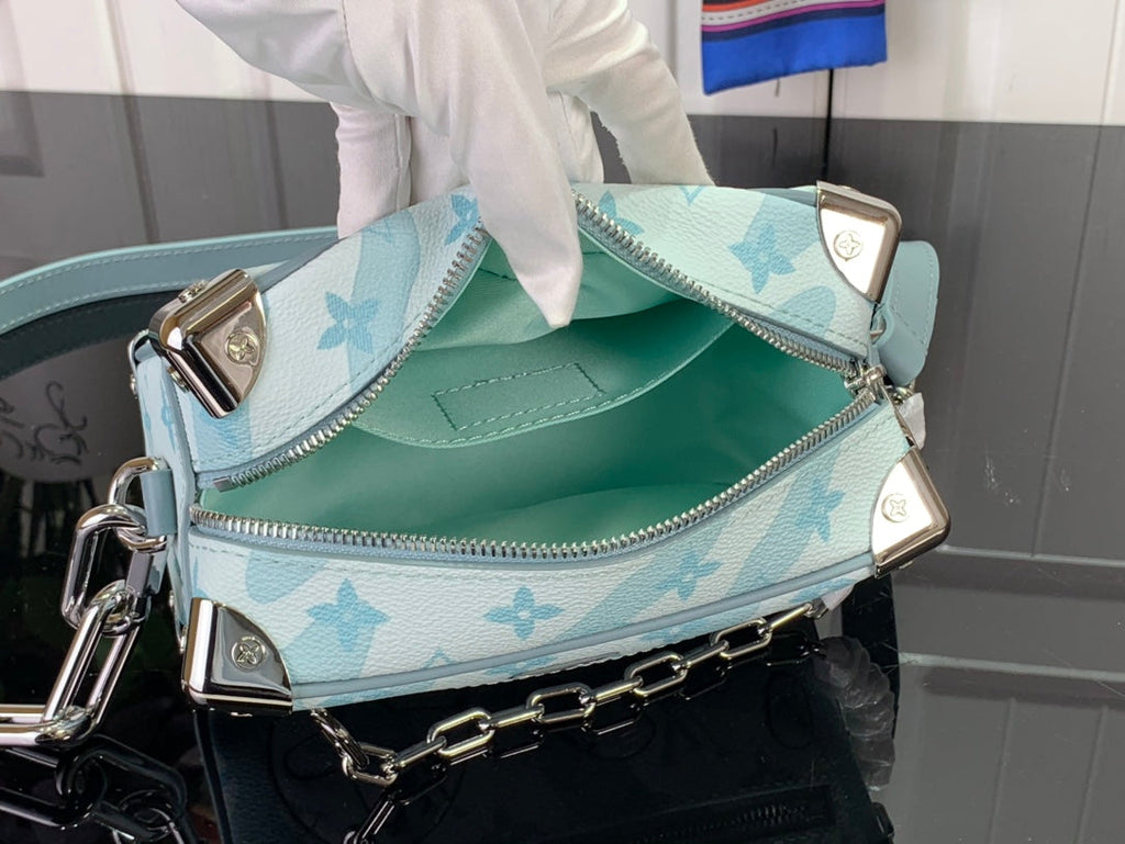 ＬＳ ＶＴＴＯＮ DISCOVERY SHOULDER BAG CRYSTAL BLUE