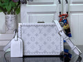ＬＳ ＶＴＴＯＮ  CLUTCH BOX WHITE/BLUE/GREEN