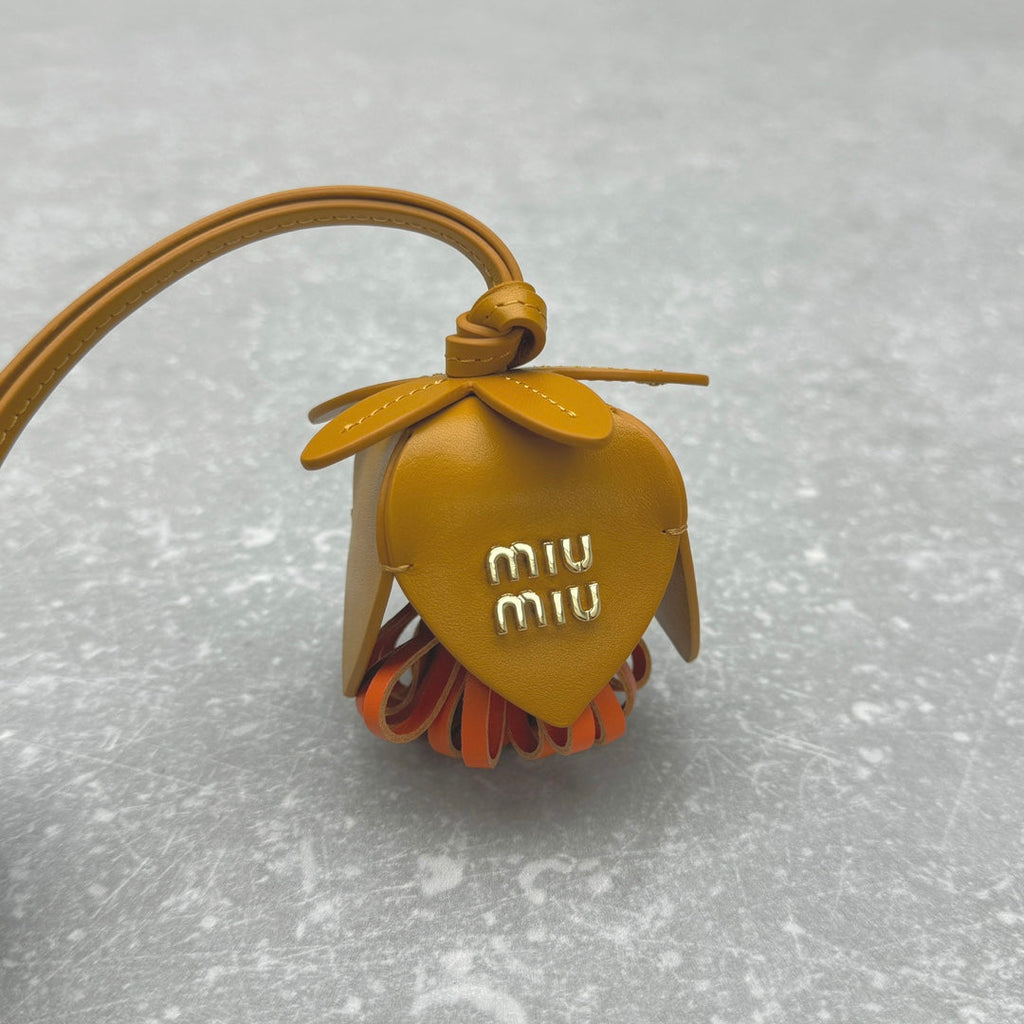 ＭＩ ＭＵ LEATHER TRICK OCHRE/RED