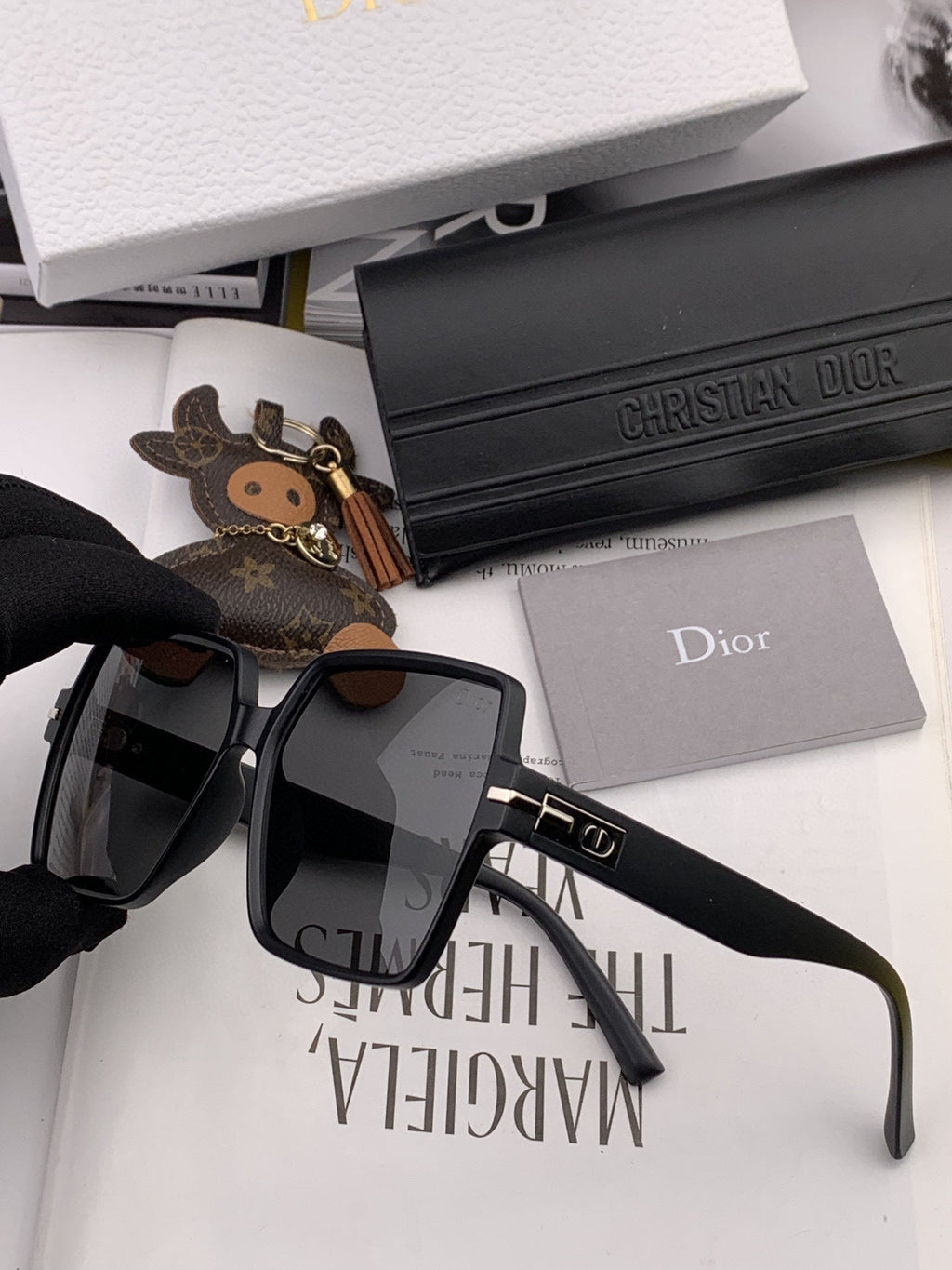 MONTAIGNE SQUARE SUNGLASS CD4780 IN ACETATE