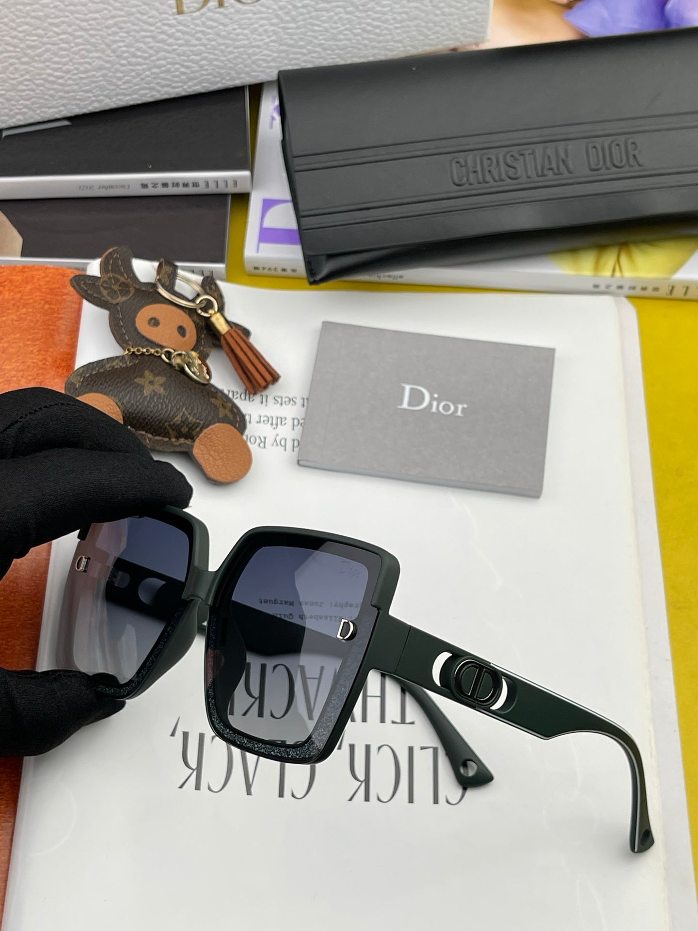 MONTAIGNE SQUARE SUNGLASS CD7129 IN ACETATE