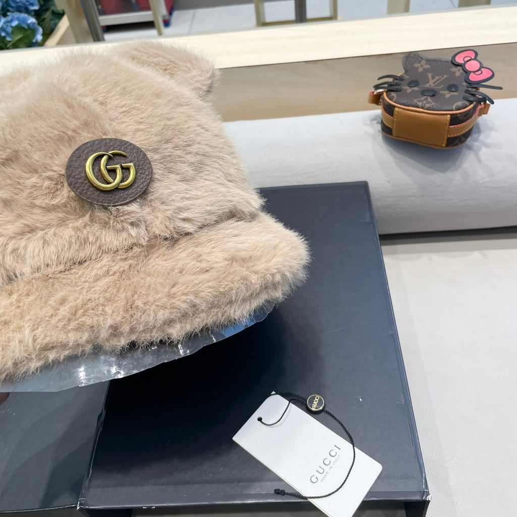 BUCKET HAT IN CAMEL BEIGE FLEECE 397931