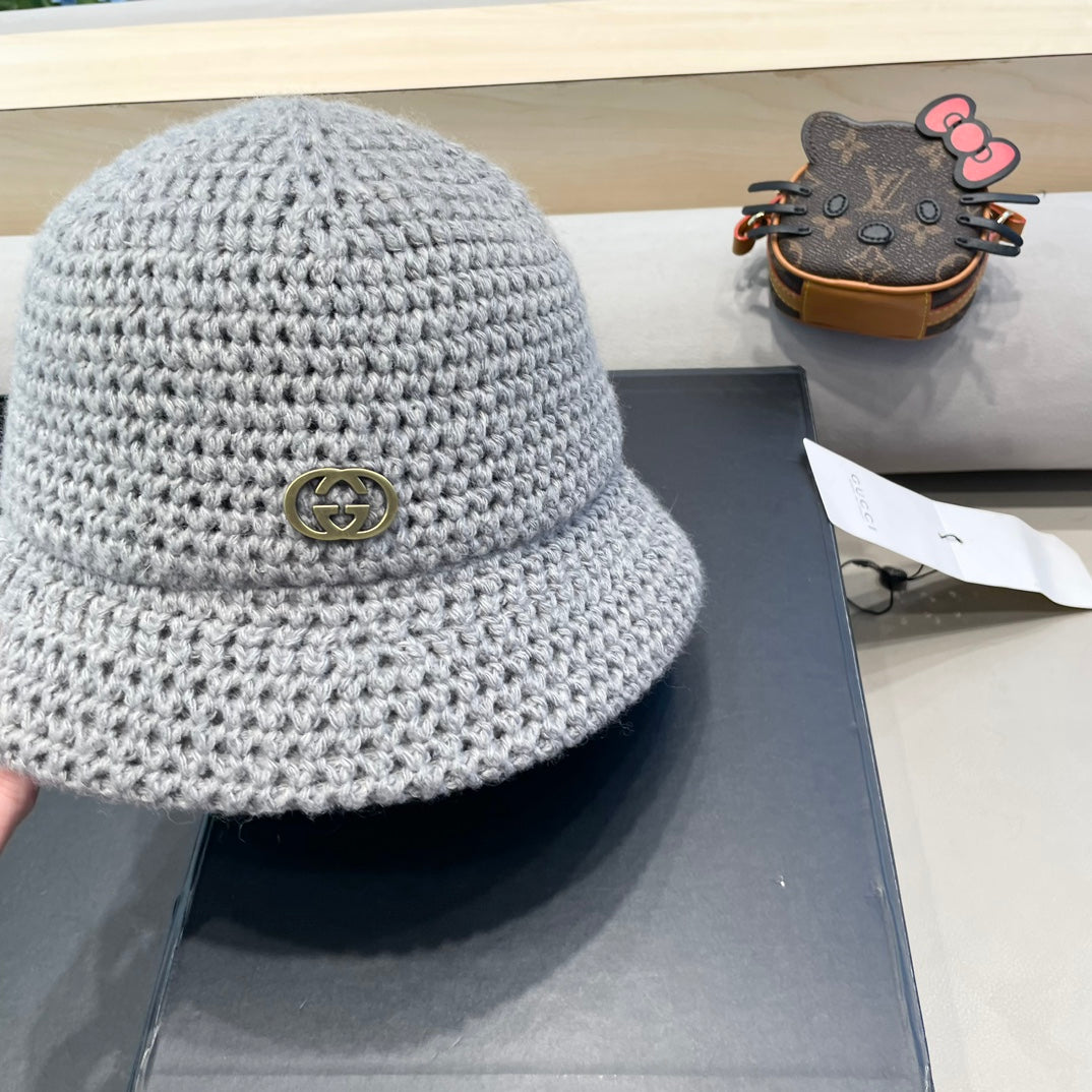KNITTED BUCKET HAT IN STEEL GRAY WOOL 413396