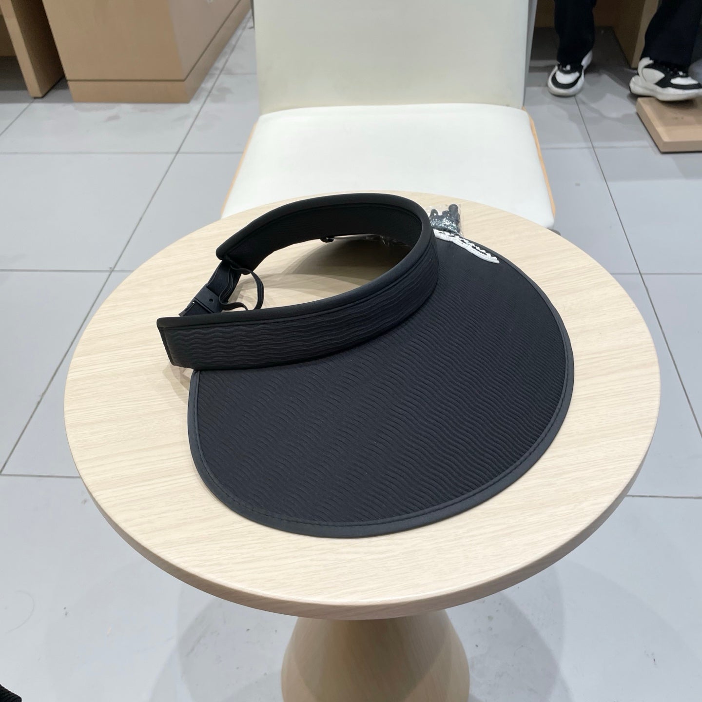 MM FASHION VISOR CAP IN BLACK AND WHITE WITH LOGO TEXT EMBROIDERY