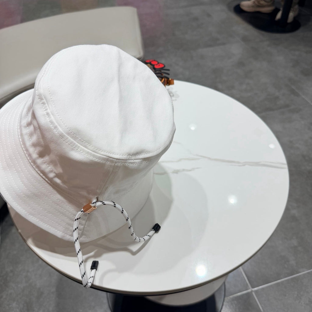 MIUMIU BUCKET HAT STYLE 84