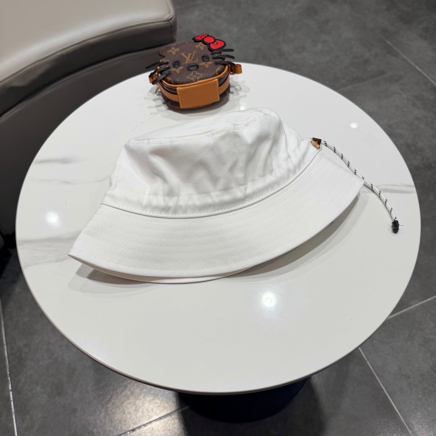 MIUMIU BUCKET HAT STYLE 84