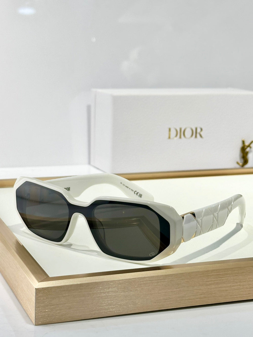 MONTAIGNE SUNGLASS LABY99.22 A3I IN ACETATE