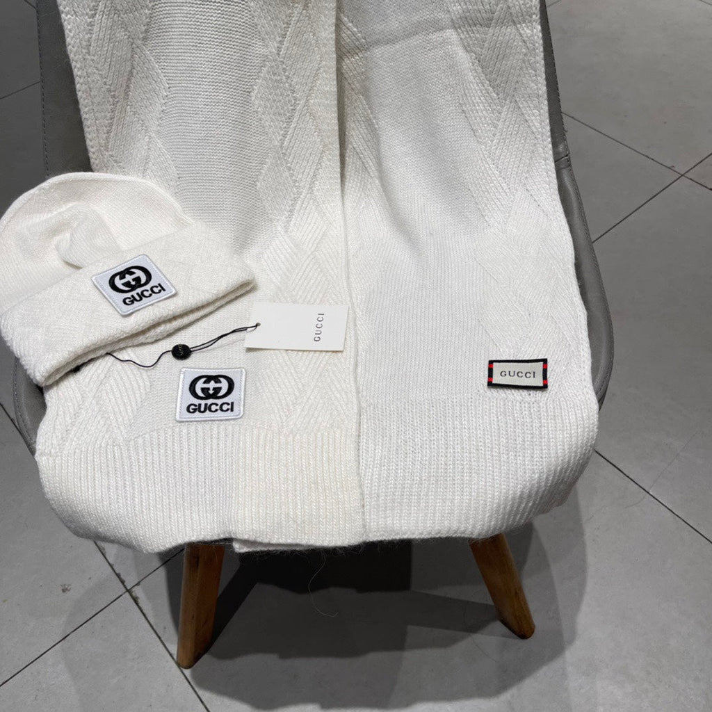 SET SCARF AND HAT IN WHITE CASHMERE AND RABBIT FUR 397373