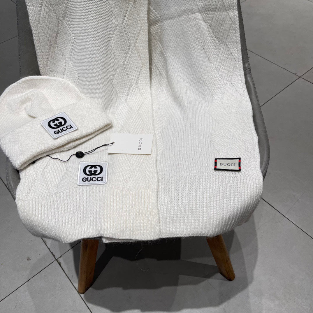 SET SCARF AND HAT IN WHITE CASHMERE AND RABBIT FUR 397373