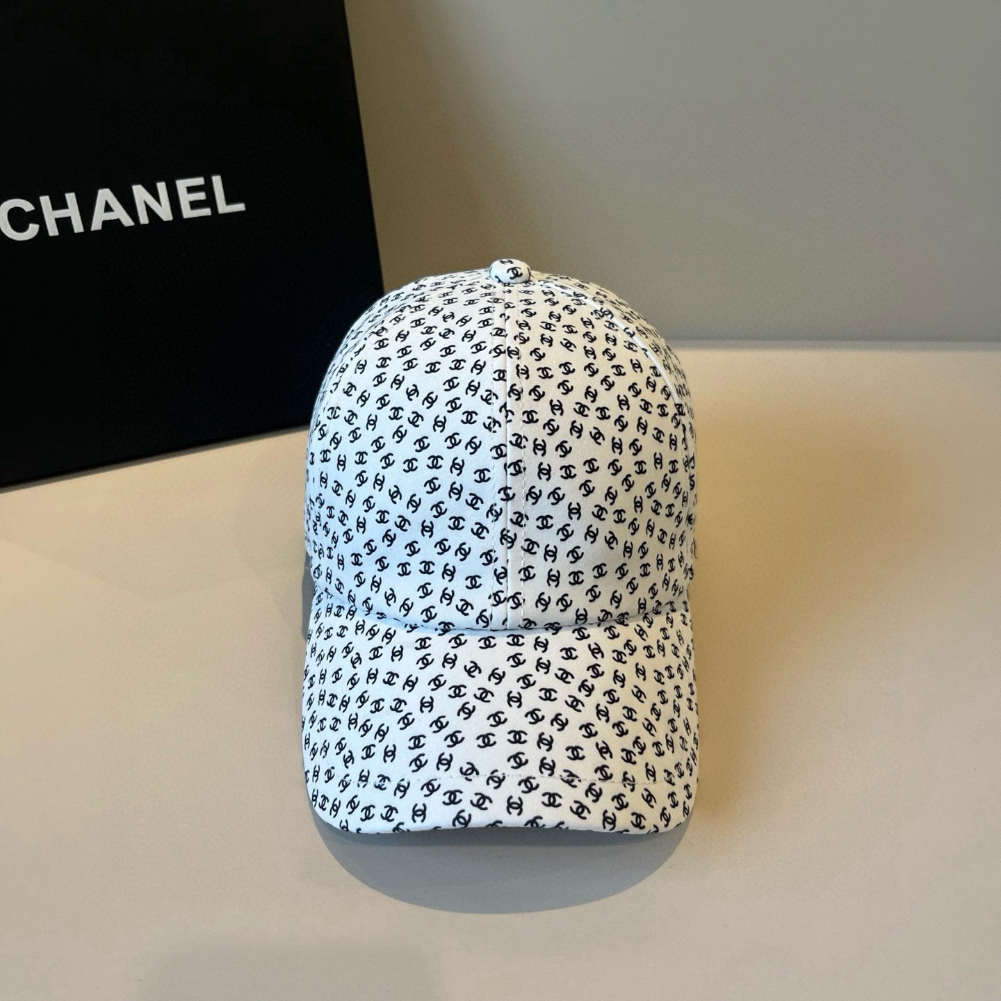 BASEBALL HAT IN WHITE 672899