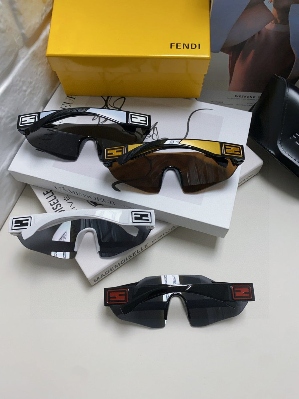 FF SQUARED VISOR FRAME SUNGLASSES 557144 IN ACETATE