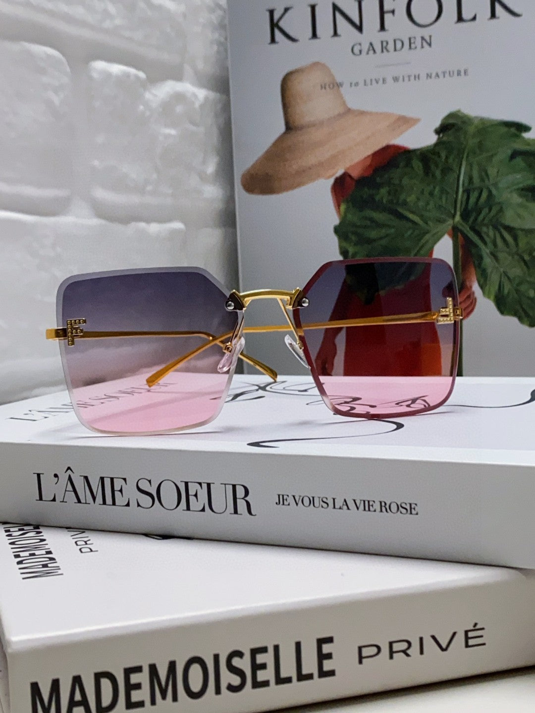 FIRST CRYSTAL SQUARE FRAME SUNGLASSES FE4082US IN METAL