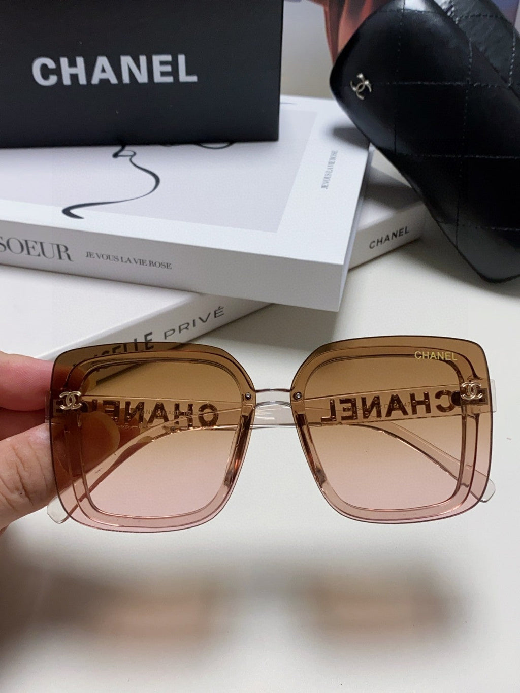 SQUARE SUNGLASSES 638796 IN ACETATE