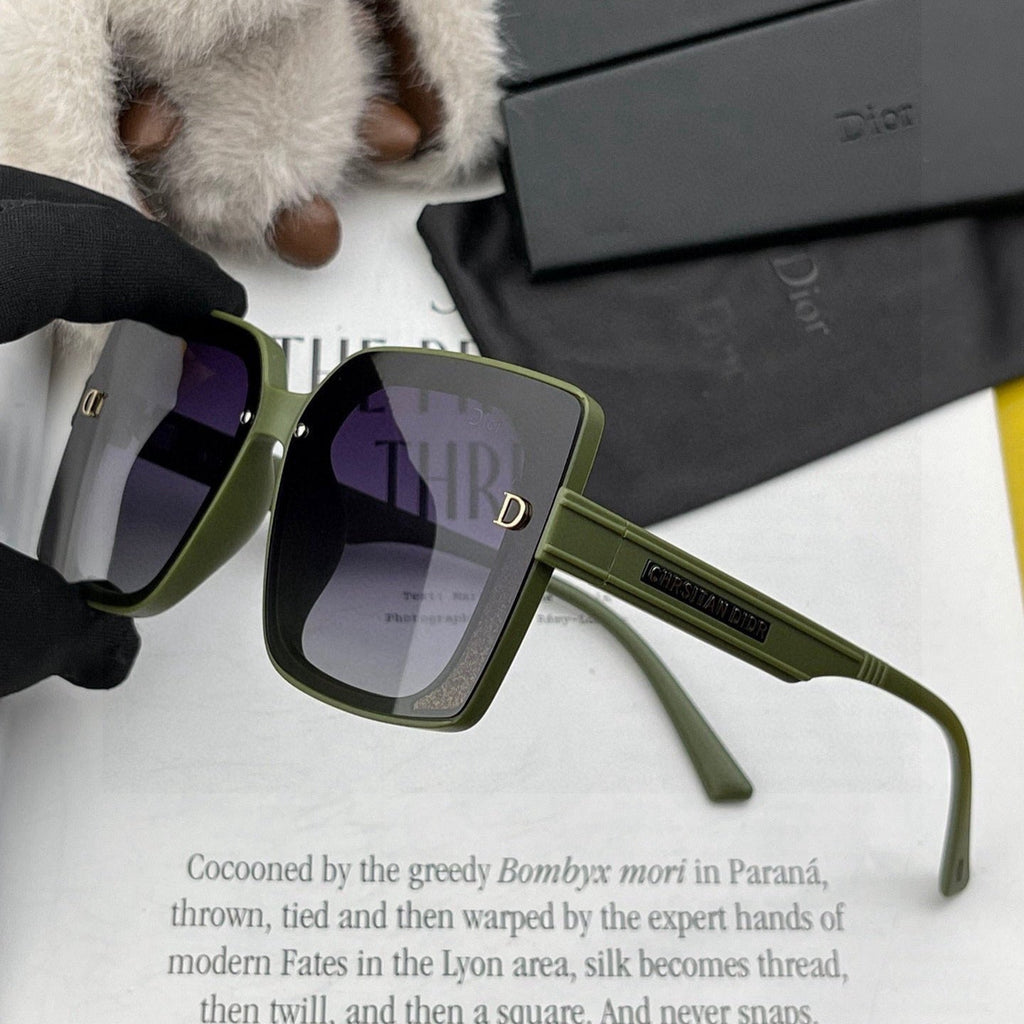 MONTAIGNE SUNGLASS CD1615 IN ACETATE
