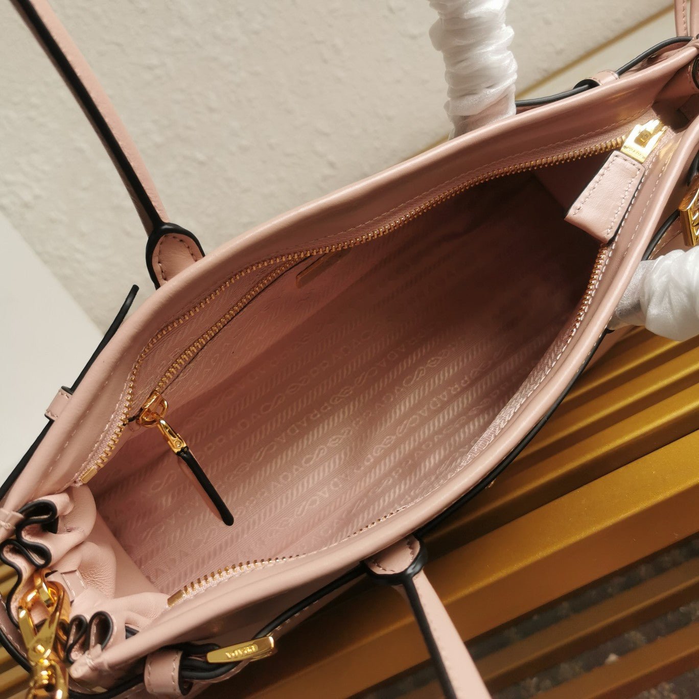 ＰＲＤＡ BONNIE MEDIUM LEATHER HANDBAG CAMEO