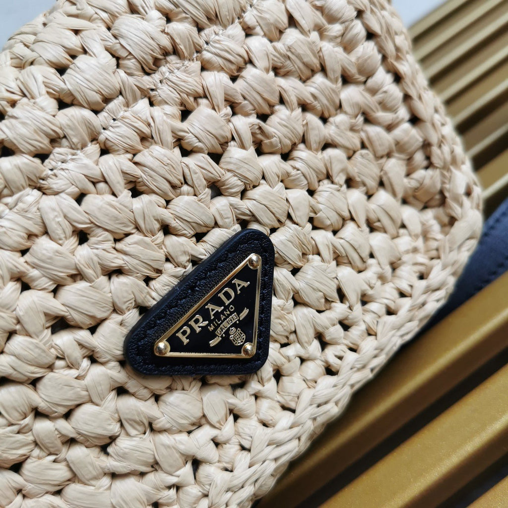 ＰＲＤＡ CROCHET AND LEATHER SHOULDER BAG