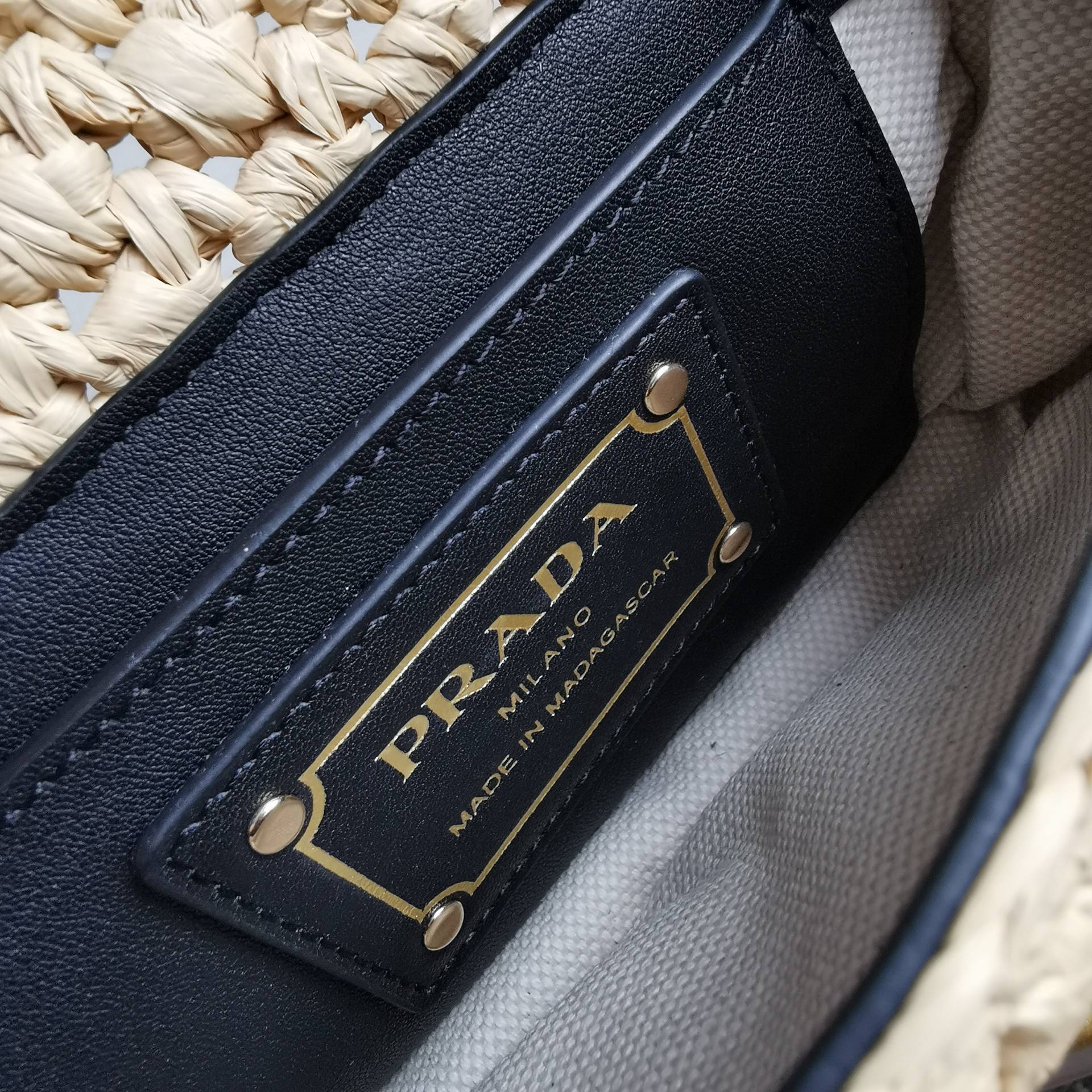 ＰＲＤＡ CROCHET AND LEATHER SHOULDER BAG