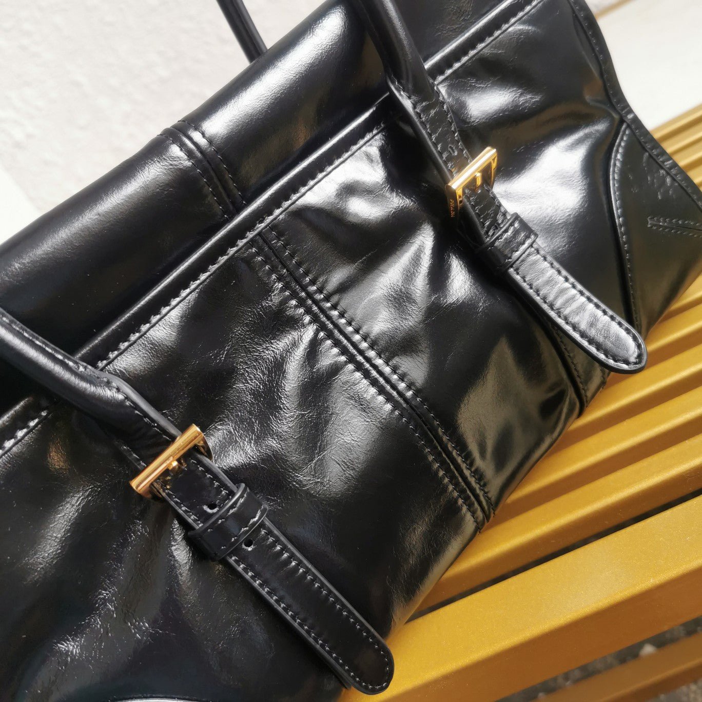 ＰＲＤＡ LEATHER SHOULDER BAG MEDIUM
