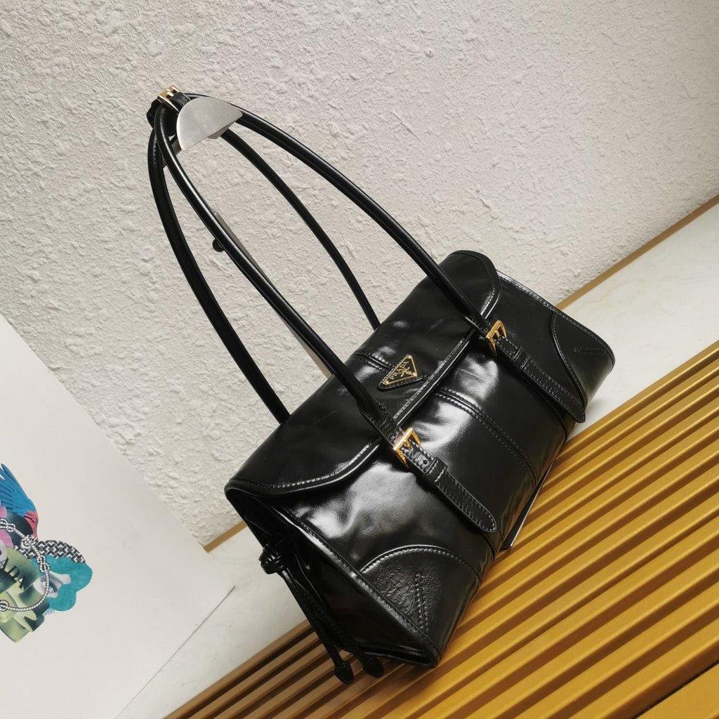 ＰＲＤＡ LEATHER SHOULDER BAG MEDIUM