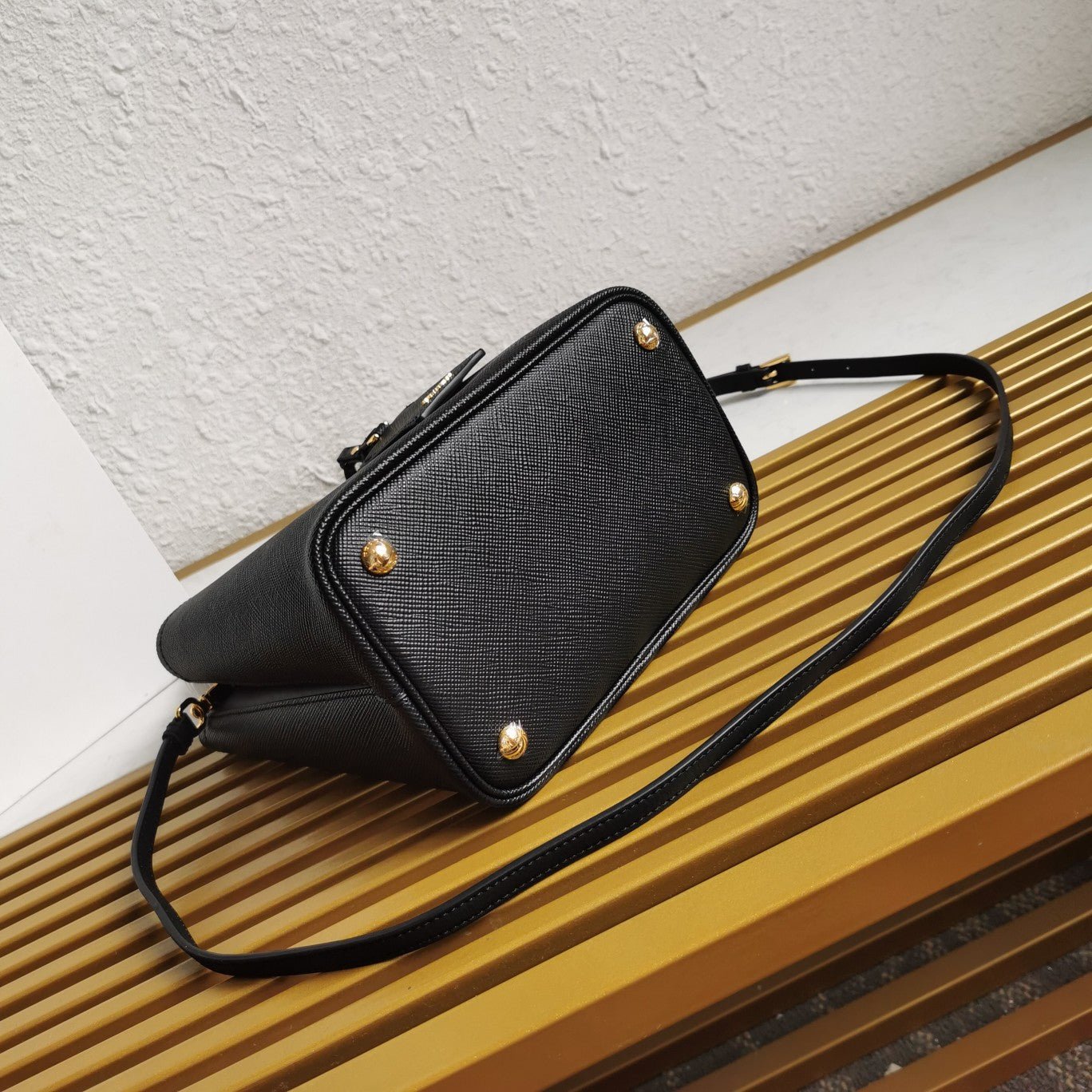 ＰＲＤＡ MEDIUM SAFFIANO LEATHER PRDA PANIER BAG BLACK